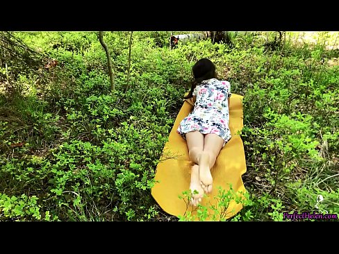 ❤️ 陌生人在Tinder上自慰我的阴部,并在树林里热情地做爱 ❤️ Porno