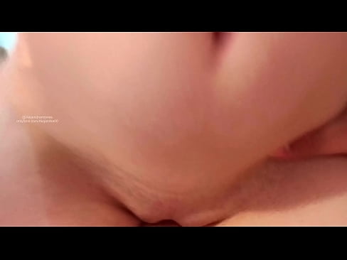 ❤️ 睡在姐姐的房间里,就这样被吵醒了 ❤️ Porno