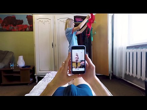 ❤️ 继妹在妈妈回家前让弟弟射精 ❤️ Porno