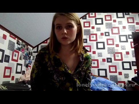 ❤️ 来自俄罗斯的年轻金发碧眼的学生喜欢更大的阴茎。 ❤️ Porno